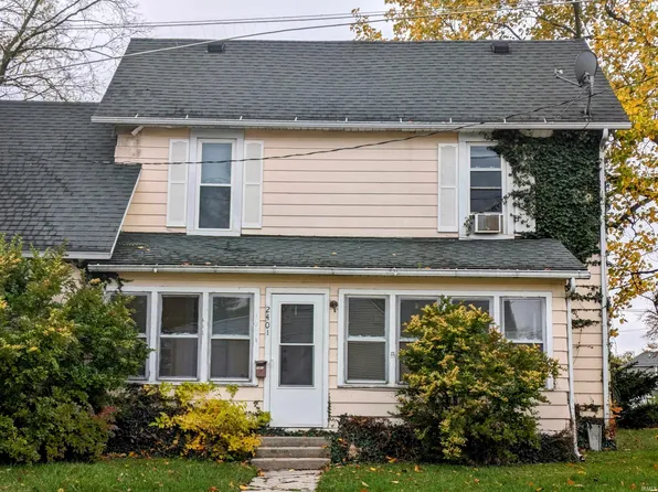 2401 S Walnut St, Yorktown, IN 47396