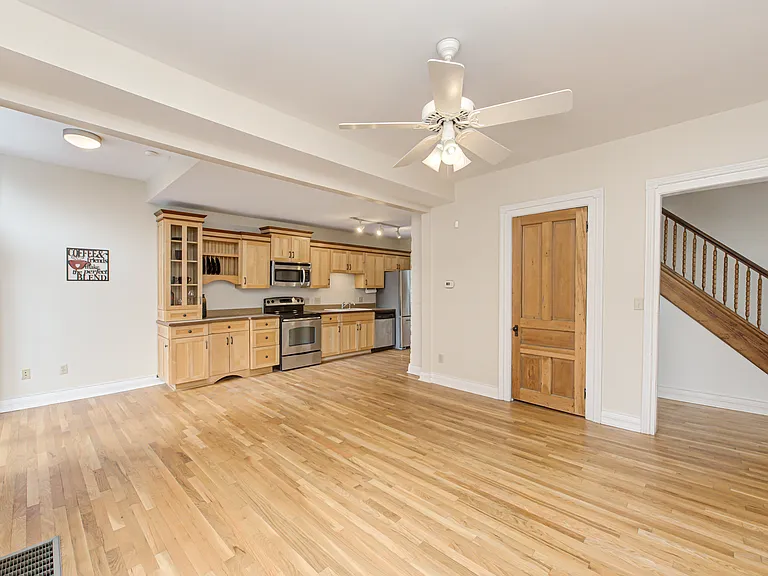 237 E Saint Joseph St — Photo 3