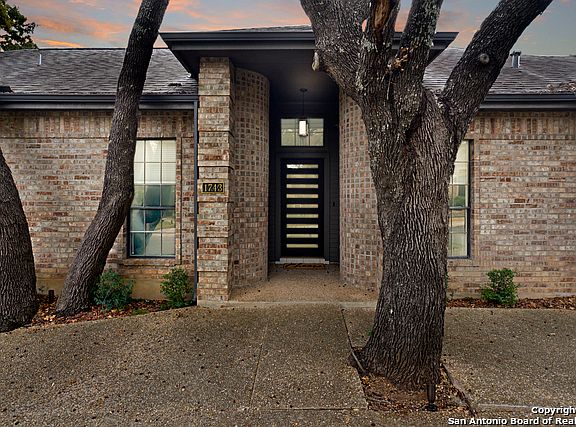 2nd image of 1743 Eagle Point
