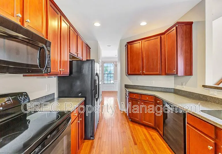 9161 Parlor Dr — Photo 4