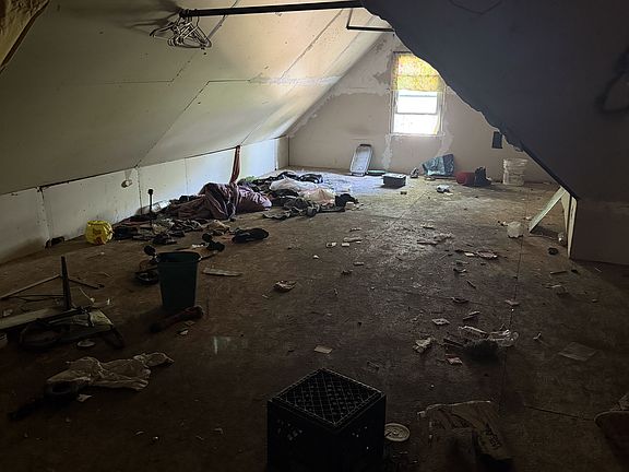 2nd image of 1709 S Faraday Ave