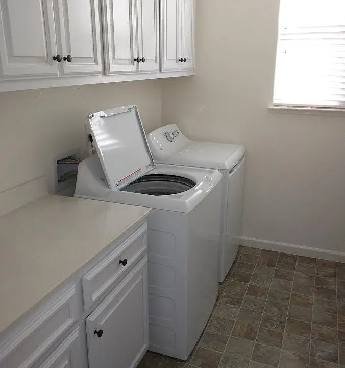 1008 Cabris Ln