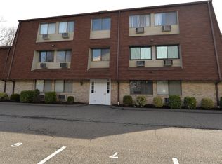 22 Radio Pl APT 7, Stamford, CT 06906