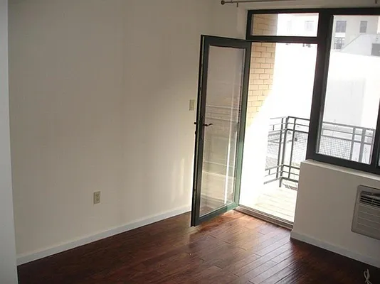 Rented by R New York | media 11