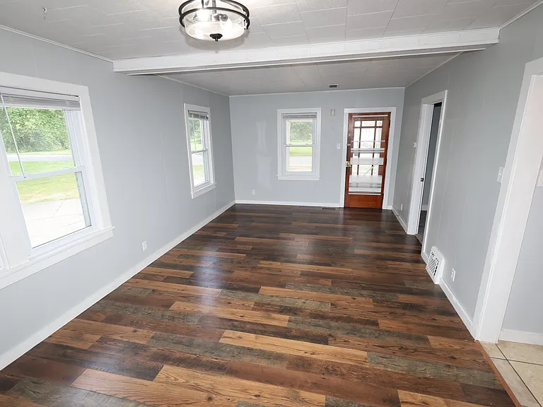 2908 Pleasant Plain Ave — Photo 6
