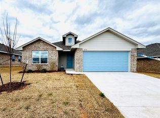 3136 Pennington St, Harrah, OK 73045