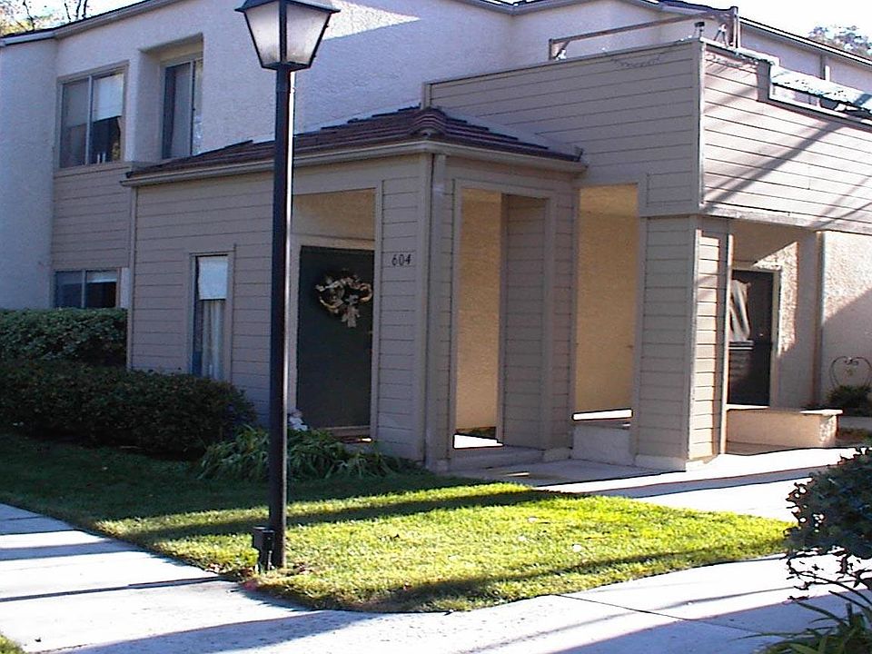 1st image of 604 N Via Colinas