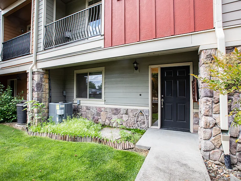 8450 NE Noelle Way — Photo 23