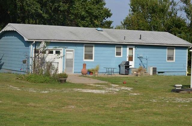 2nd image of 33135 Osawatomie Rd