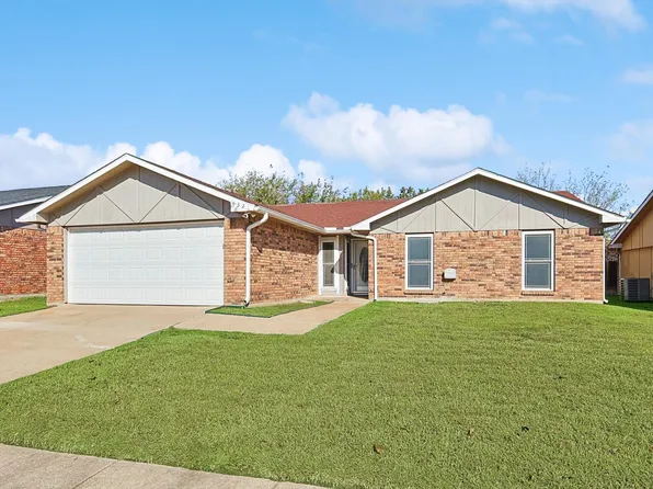 4321 Buckeye St, Fort Worth, TX 76137