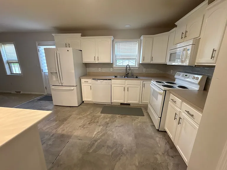 720 Strayer Dr — Photo 17