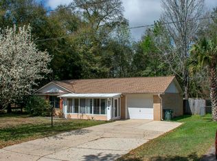 6514 Oakcrest Rd, Milton, FL 32570