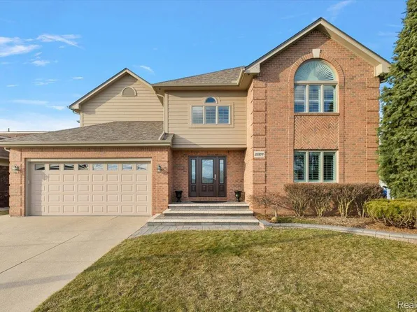 35809 Schmid Dr, New Baltimore, MI 48047