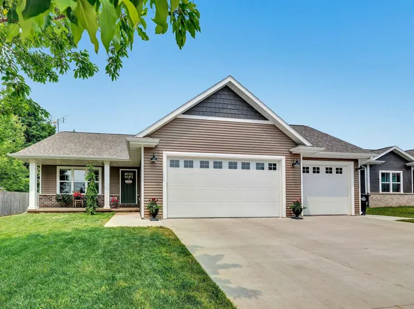 617 W 3rd St, Shawano, WI 54166