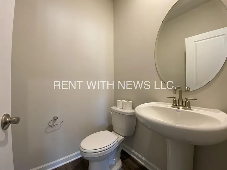 797 Riguard Way — Photo 28