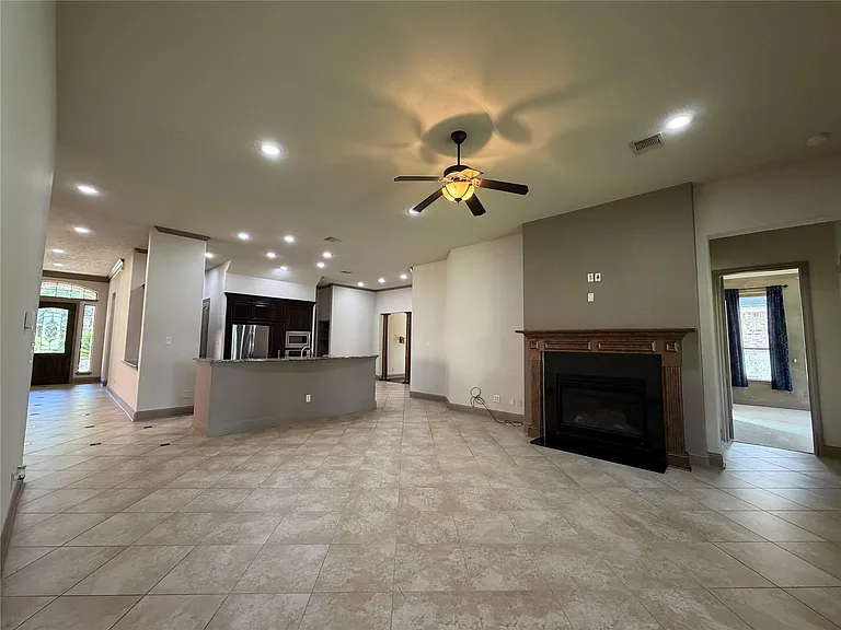 6223 Duke Trail Ln — Photo 14