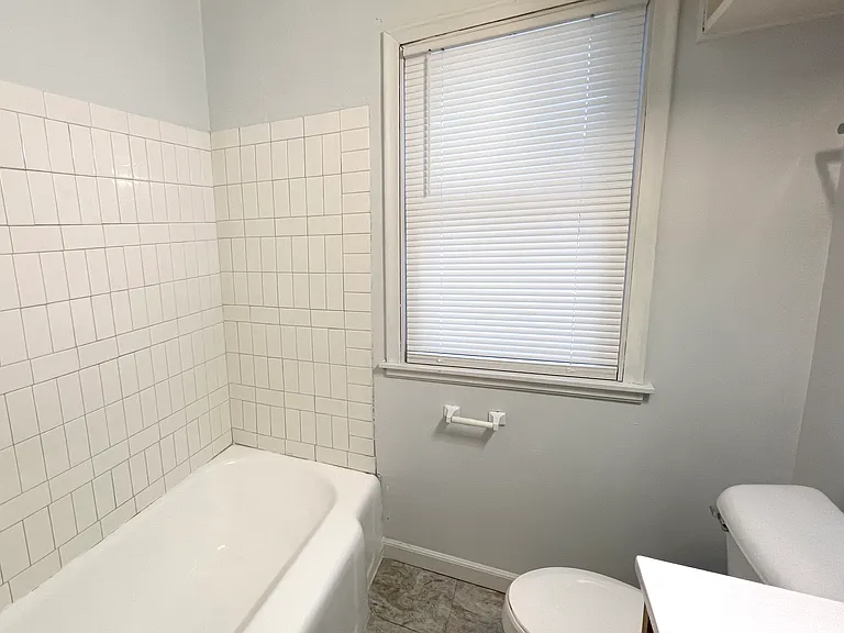 2215 45th Ave NE — Photo 6