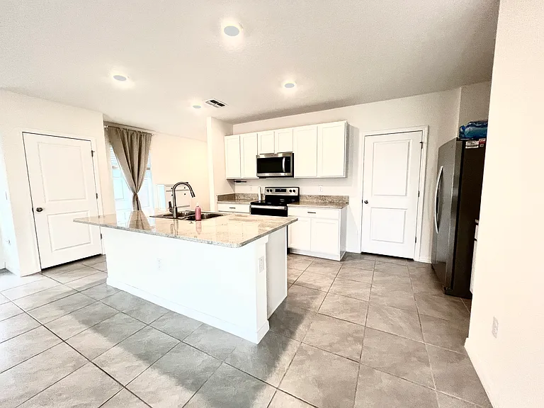 5663 Hollingworth Trl — Photo 4