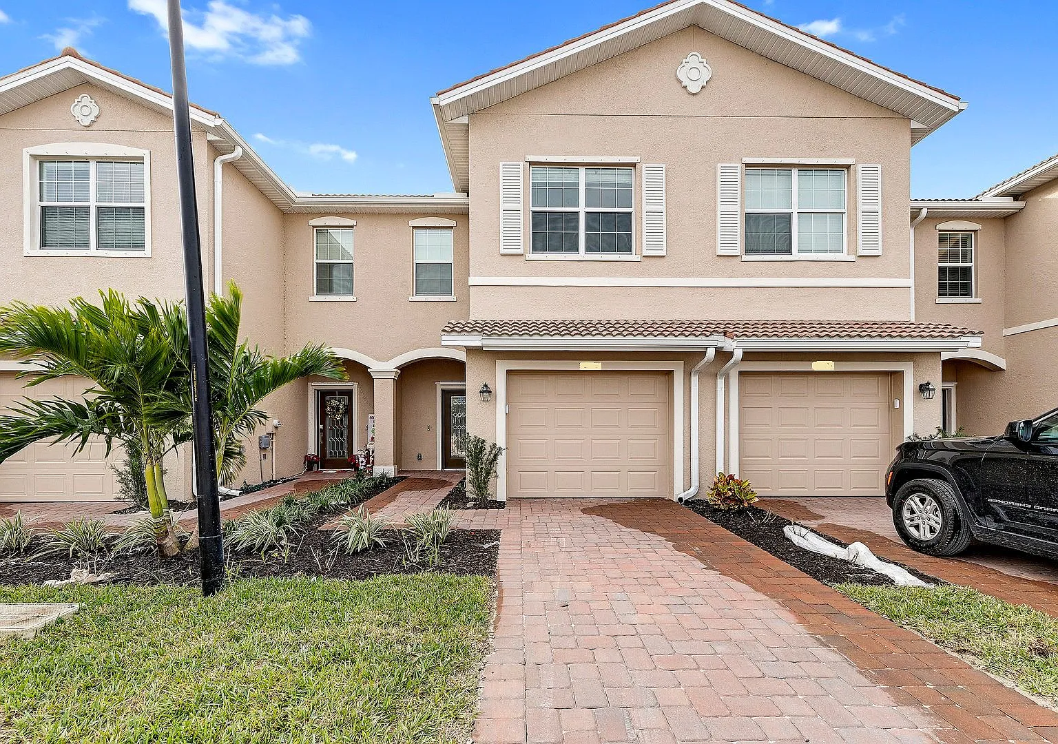 2827 Blossom Way- 3 Bedroom Townhouse In Orange Blossom — Photo 1