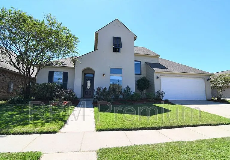 2582 Boudreaux Ave — Photo 1