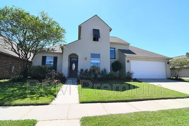 2582 Boudreaux Ave