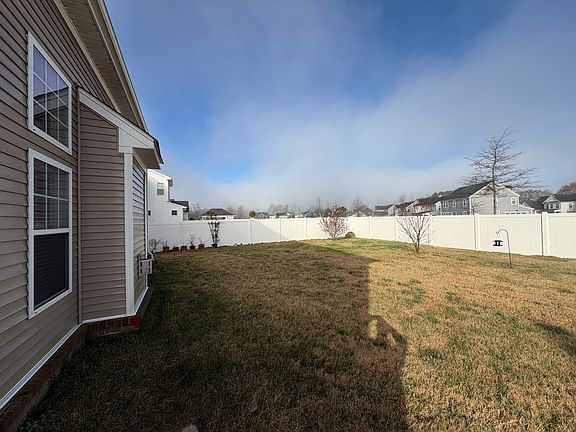 3rd image of 1736 Silverton Way