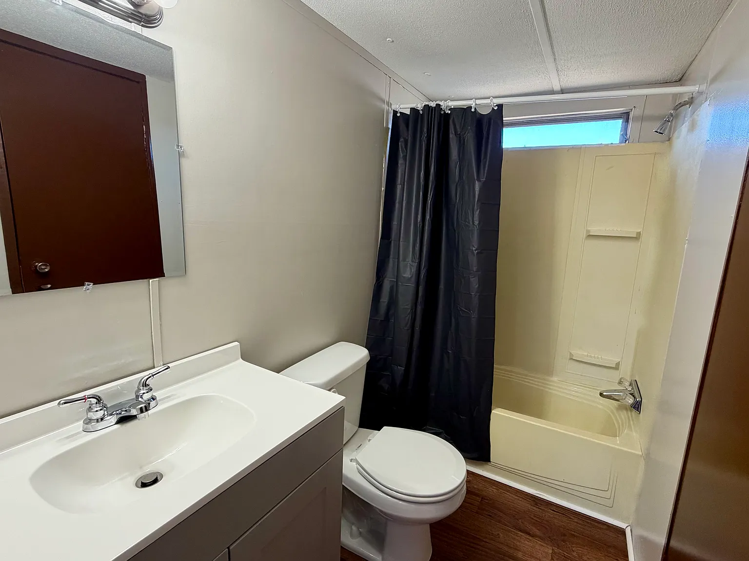 2 bed, $995 — Photo 2