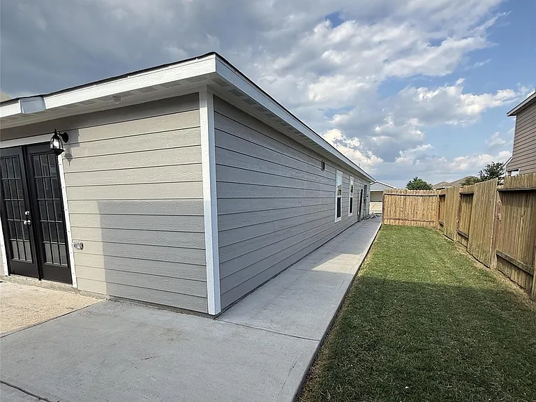 8419 Hannah Rd — Photo 3
