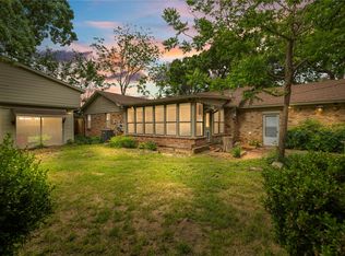 418 Huntingdon Dr, Irving, TX 75061
