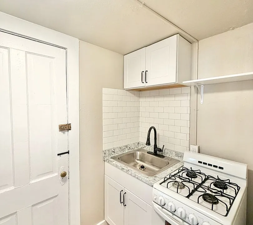 209 E Willamette Ave #1
