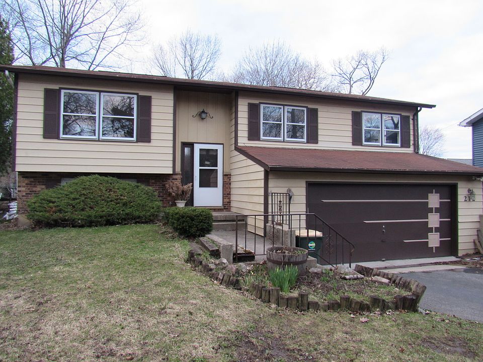1st image of 212 Lakewood Dr