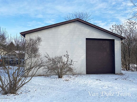 3rd image of 13696 Ironwood Dr NW