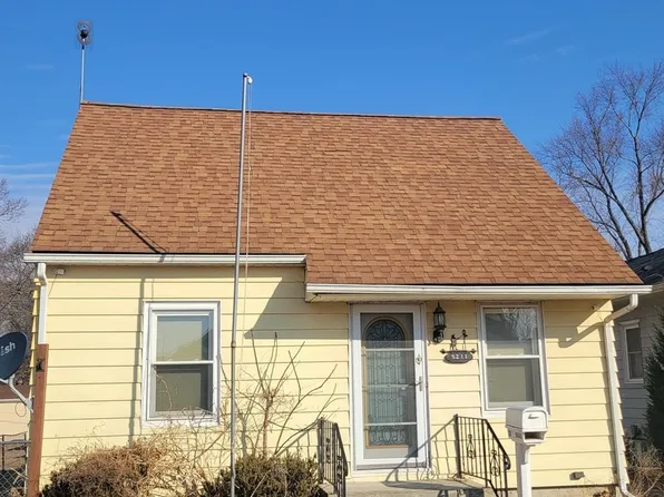 (undisclosed Address), Moline, IL 61265