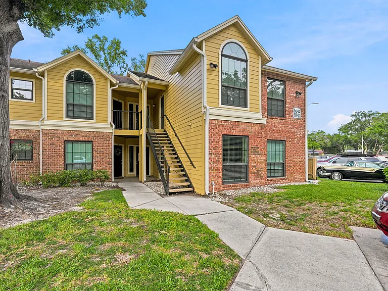 8642 Mallard Reserve Dr #101 — Photo 2