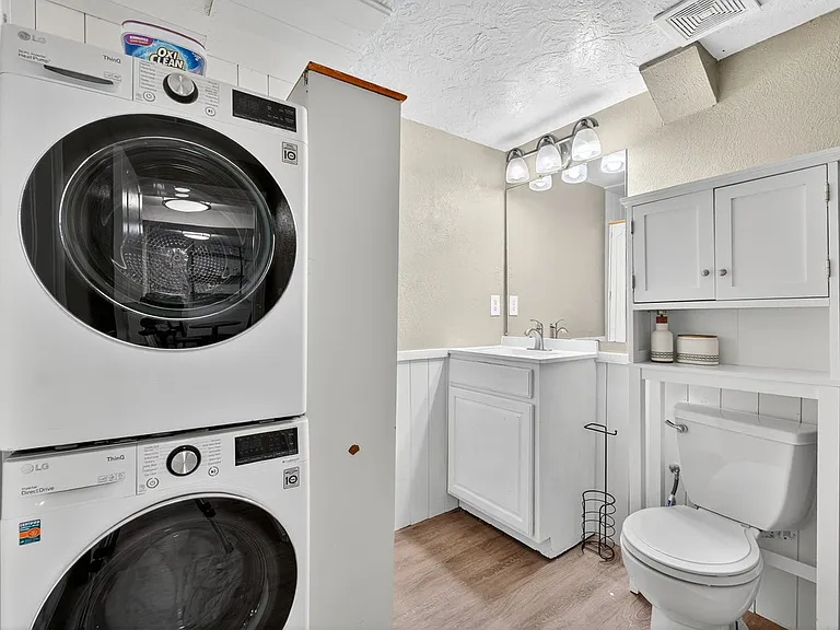 1821 6th Ave #3 — Photo 2
