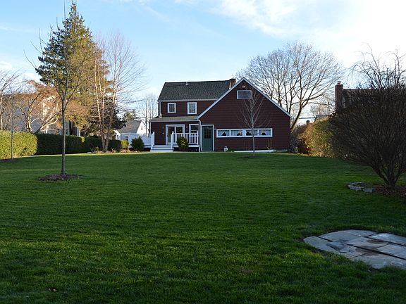 Exterior, Rear View and Yard