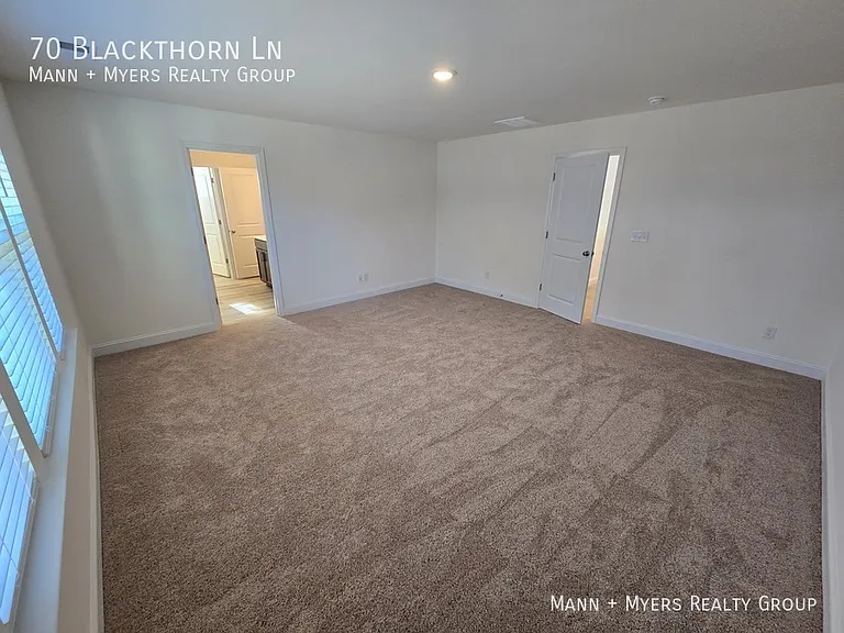 70 Blackthorn Ln — Photo 41