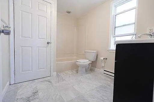 Maverick St — Photo 11
