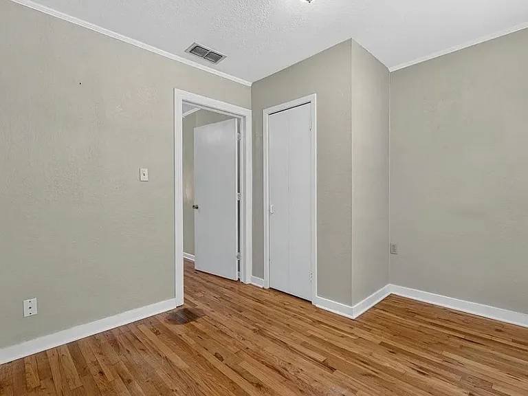 1030 N Isla St — Photo 12