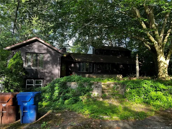 22 Clear Lake Manor, North Branford, CT 06471
