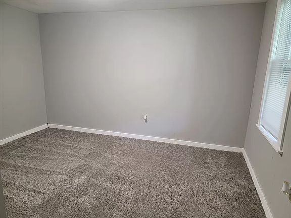 4th image of 114 Cross St #2