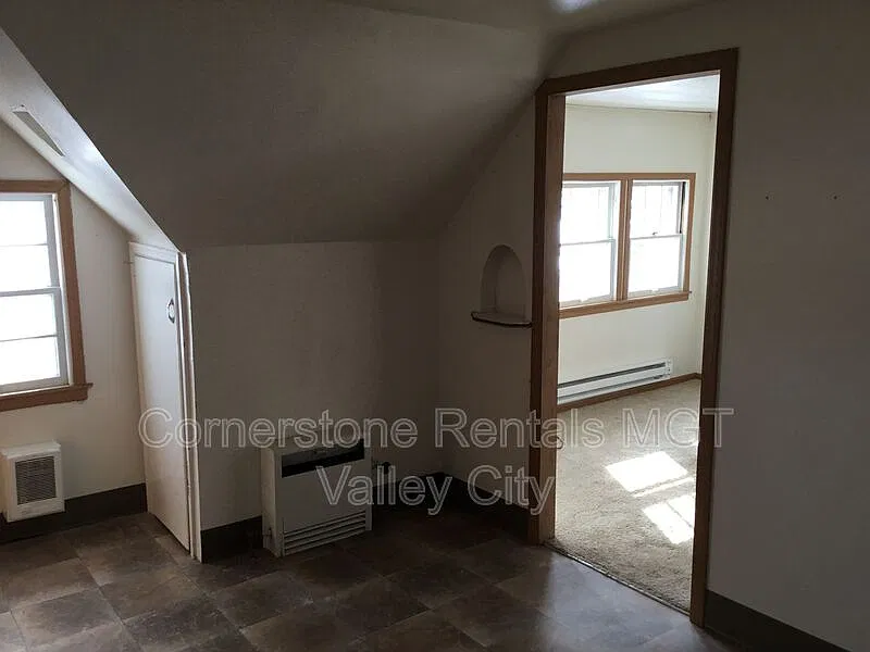 2 bed, 1.0 bath, 900 sqft, $775 — Photo 4
