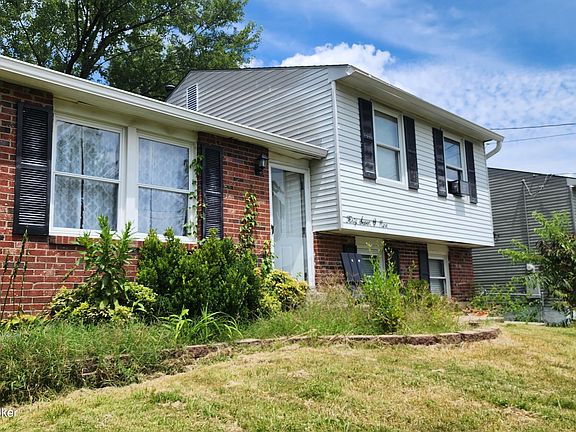 3rd image of 4709 Aledo Ct