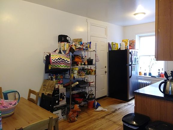 3rd image of 3057 W Argyle St APT 1