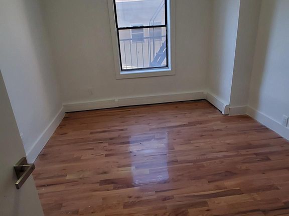 5th image of 20 Gifford Ave #22