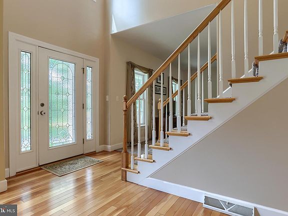 3rd image of 304 Iron Valley Dr