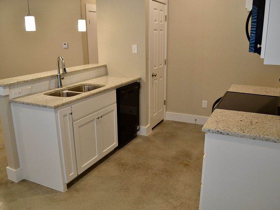 2nd image of 3200 Belmont Dr #3221-A