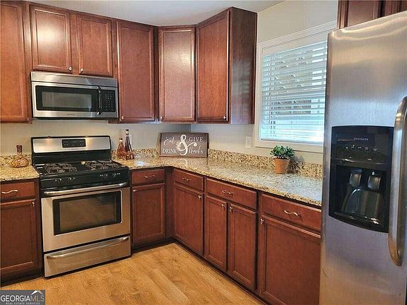 5th image of 4141 Riverlook Pkwy SE Unit 205