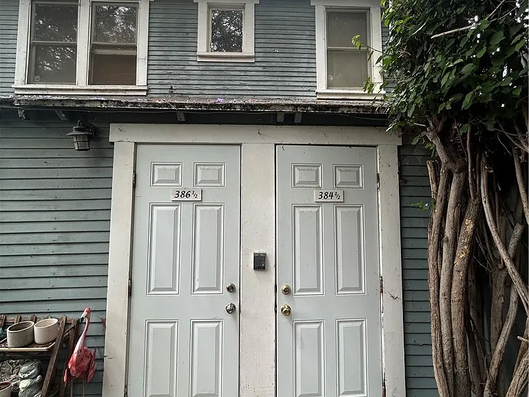 384 W 15th St — Photo 13