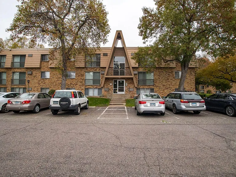 St. Cloud Terrace — Photo 17
